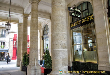 In the past, frequent diners at Le Grand Véfour included Napoleon and Josephine and Victor Hugo and Colette